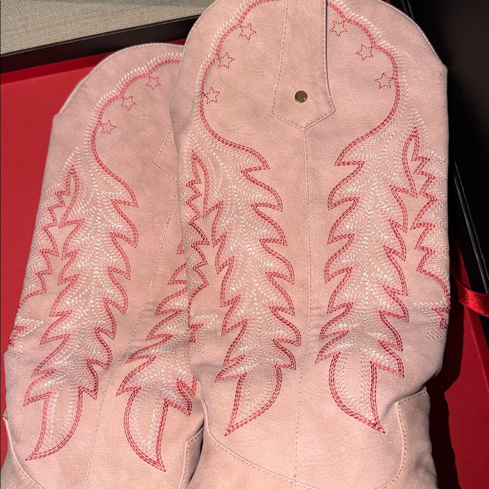 Wetkiss Stylish Pink Embroidered Pull On Knee High Boots - Picture 8 of 9
